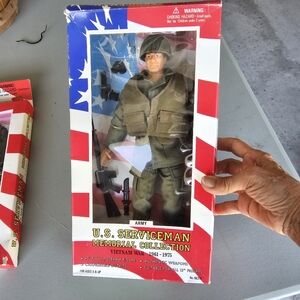 US Serviceman Memorial Collection Vietnam War 1961 - 1975 Vintage NIB Army